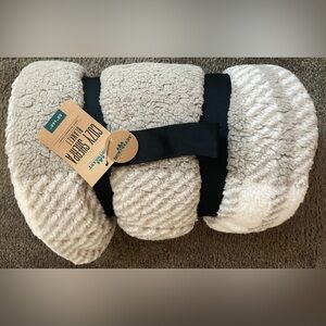 Cozy Sherpa Fleece Blanket - Cream